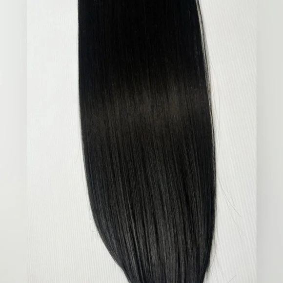 22 Inch Clip in Long Black Thick straight Hair Extensions - Picture 6 of 7